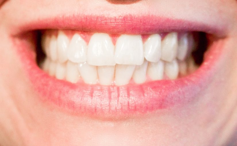 Nowoczesna technologia używana w salonach stomatologii estetycznej zdoła sprawić, że odzyskamy śliczny uśmiech.